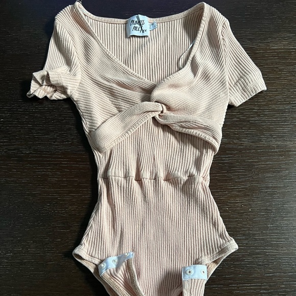 NEUTRAL PRINCESS POLLY RIBBED SHORT SLEEVE BODYSUIT SIZE 2 - Picture 1 of 5